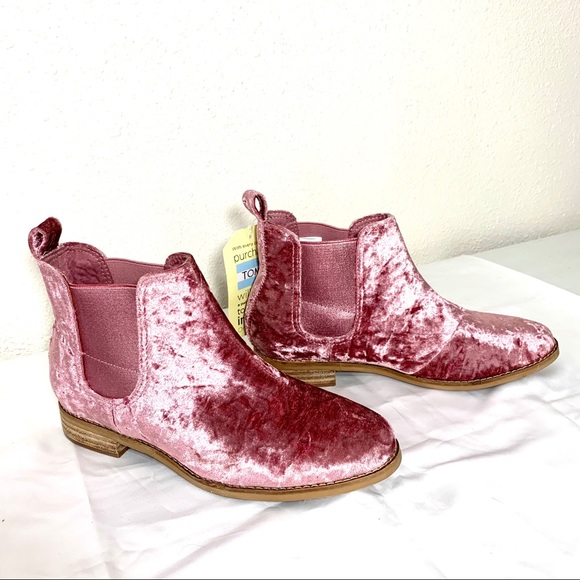 BRAND NEW Tom’s rose velvet Ella Chelsea boots - Picture 2 of 2